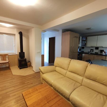Apartman Hulin, Chrastany - Bily エクステリア 写真