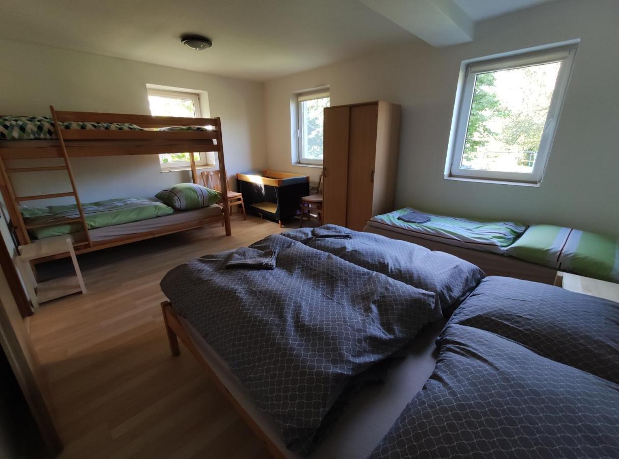Apartman Hulin, Chrastany - Bily エクステリア 写真